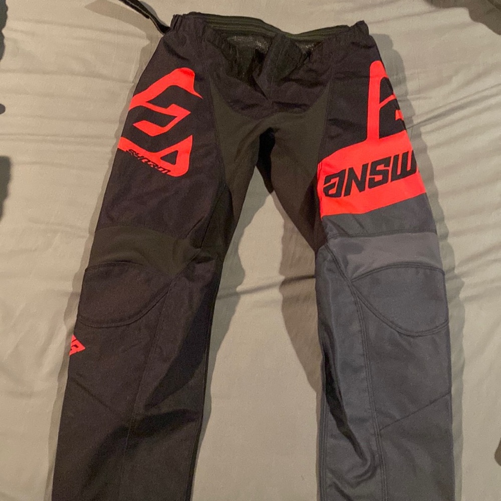 Answer riding pants size 6